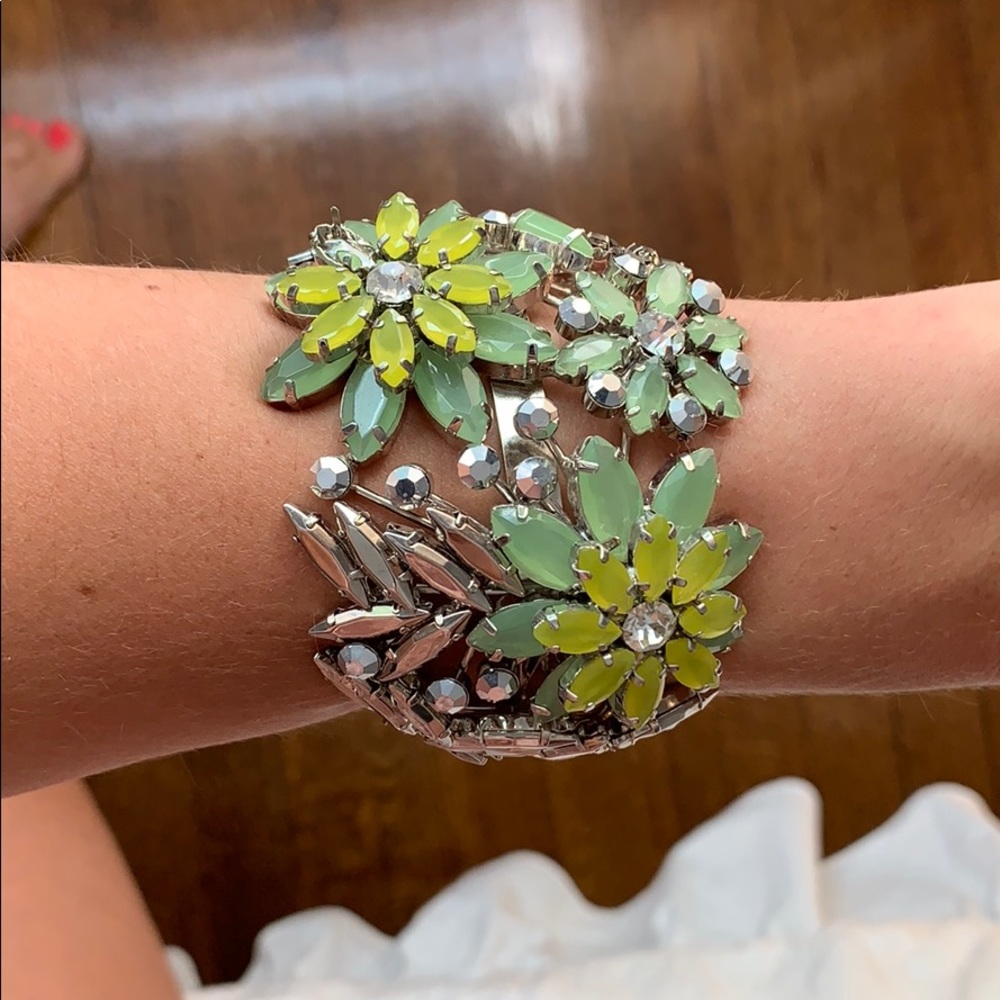 BCBG Silver bracelet- wont turn